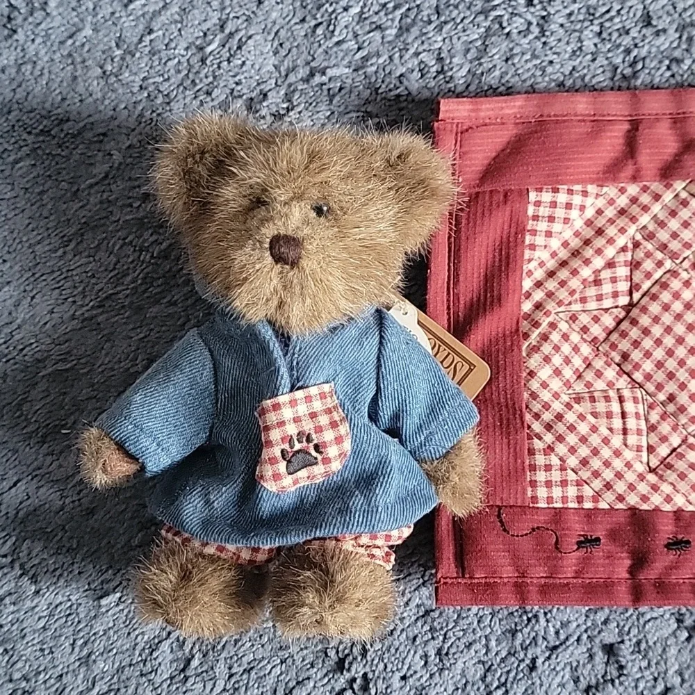 Boyds Bears & Friends stuffed Morgan B. Berriweather and blanket. Like new.